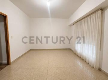 PH · 65m² · 4 Ambientes · PH 3 Ambientes Al Frente con Patio y Ambiente Independiente en Lanús Oeste