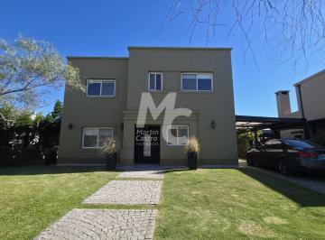 Casa · 205m² · 5 Ambientes · 2 Cocheras · Casa en Alquiler en San Isidro Labrador