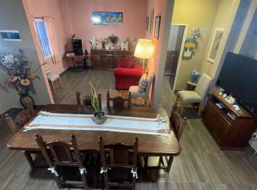 Casa · 146m² · 5 Ambientes · 1 Cochera · Casa 5 Ambientes Amplio Terreno Oportunidad