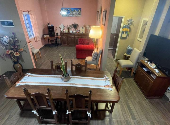 Casa · 146m² · 5 Ambientes · 1 Cochera