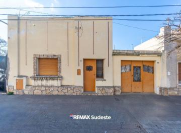 Casa · 151m² · 3 Ambientes · 1 Cochera · Venta Casa Dos Dorm. Barrio Universitario