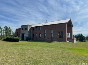 Casa · 230m² · 3 Dormitorios · 2 Cocheras · Casa en Venta / Alquiler 3 Dorm., 1 Suite, 26000 m² en Las Vizcacha