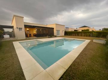 Casa de 4 ambientes, Escobar · Impecable y Moderna Casa Para Fiestas y Enero de 2027