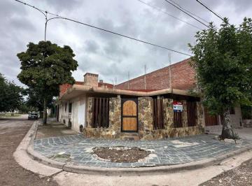 Casa · 105m² · 5 Ambientes · 2 Cocheras · Venta Casa 3 Dorm. en San Pedrito