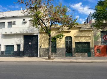 Casa · 225m² · 6 Ambientes · Venta Casa en Boedo. oportunidad