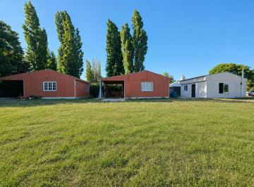 Quinta vacacional · 150m² · 2 Dormitorios · 1 Cochera · Alquiler Complejo de Cabañas Las Compuertas Lujan