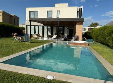Casa de 4 ambientes, Ezeiza · Alquiler Casa en Terralagos Canning
