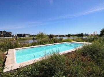 Casa · 177m² · 4 Ambientes · Alquiler Temportal Casa con Pileta y Laguna