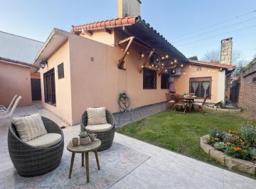 Casa de 5 ambientes, Morón · ¡Casa en Venta de 5 Ambientes en Lincoln 948 - Castelar Norte! ¡No Es Apta Credito!