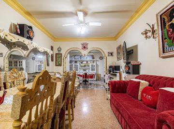 PH · 130m² · 4 Ambientes · Venta PH de Revista 144 m² en La Mejor Zona de Caballito Luminoso