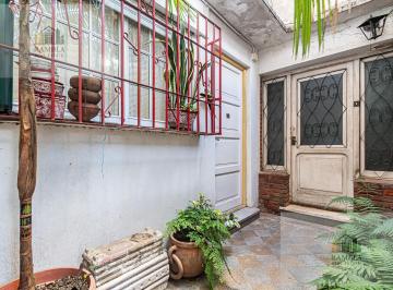 PH · 130m² · 4 Ambientes · Venta PH de Revista 144 m² en La Mejor Zona de Caballito Luminoso