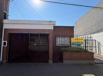 Casa de 10 ambientes, Santo Tomé · Casa de 260 m² con 3 Dorm. en Venta en Calle Sarmiento