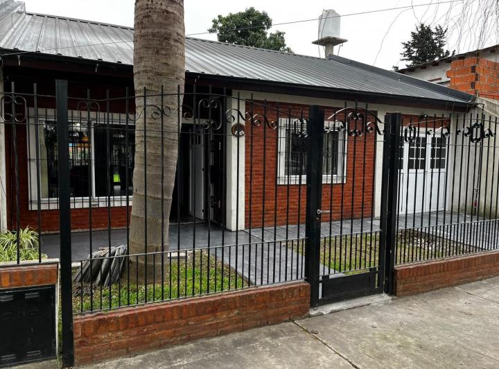 Casa · 140m² · 3 Ambientes · 3 Cocheras