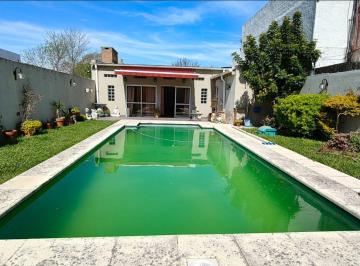 Casa · 70m² · 4 Ambientes · 3 Cocheras · Casa - Ensenada