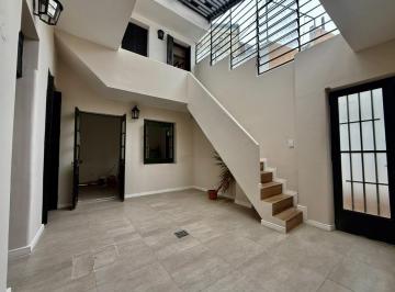 Casa · 96m² · 6 Ambientes · Venta - Casa de Pasillo de 3 Dorm.. Abasto, Rosario.