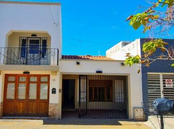 Casa · 140m² · 4 Ambientes · 1 Cochera · Venta Muy Linda Casa Centrica San Rafael
