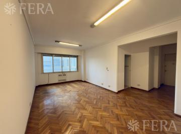 Departamento · 83m² · 3 Ambientes · Alquiler Semipiso de 3 Ambientes con Balcón en Retiro