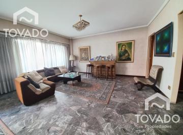 Departamento · 153m² · 5 Ambientes · 1 Cochera · Piso de Categoria, Ideal Para Refaccionar! 5 Ambientes con Cochera en Belgrano!