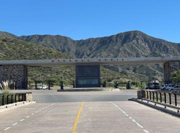 Terreno , El Challao · Noble Servicios Inmobiliarios Vende Exclusivo Lote en El Barrio "Mendoza Norte"