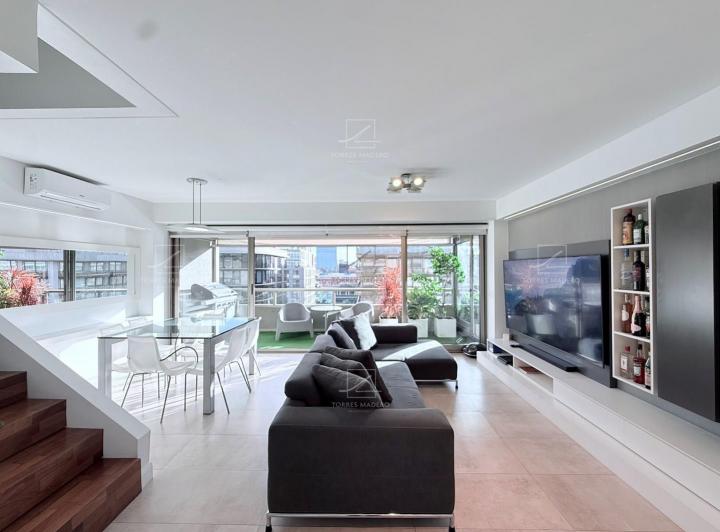 Exclusivo Duplex Amoblado de 2 Dorm. en Suite con Cochera en Madero Plaza