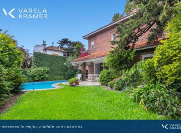 Casa · 191m² · 6 Ambientes · 2 Cocheras · Casa en Venta en Martinez