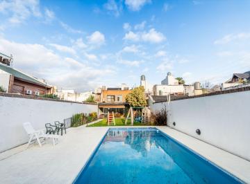 Casa · 226m² · 4 Ambientes · 2 Cocheras · Casa 4 Ambientes Pileta Jardin Parrilla Apto Créd