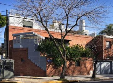 Casa de 6 ambientes, Belgrano · Casa en Esquina con Patio y Terraza