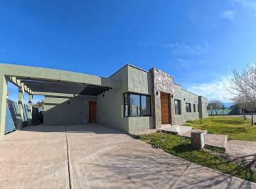 Casa de 4 ambientes, Russell · Venta Casa a Estrenar de 3 Dorm. Maipú