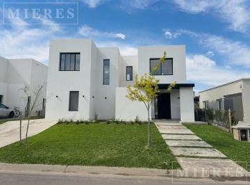 Casa · 182m² · 4 Ambientes · 2 Cocheras · Casa en Venta a Estrenar en Santa Ana - Villanueva