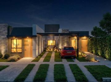 Casa · 80m² · 3 Ambientes · 1 Cochera · Venta Casa en Pozo Vista Oliva