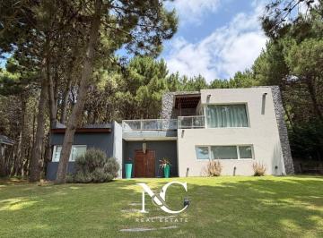 Casa · 180m² · 4 Ambientes · Casa en Venta en Costa Esmeralda con Gas Natural