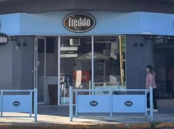 Local comercial · 100m² · Local Comercial en Esquina Vidriada | Excelente Ubicación | Hurlingham