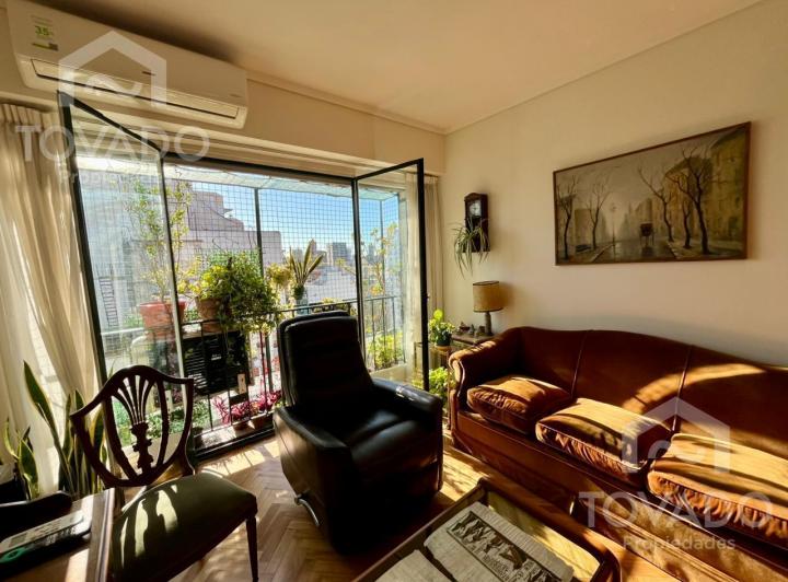 Piso Alto! 3 Ambientes con Cochera y Dependencia en Colegiales!