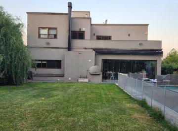 Casa · 400m² · 6 Ambientes · 4 Cocheras · Casa en Los Naranjos