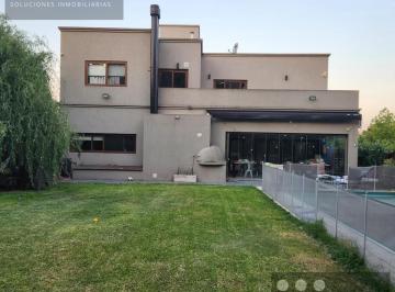 Casa · 400m² · 6 Ambientes · 4 Cocheras · Casa en Los Naranjos
