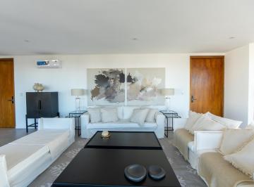 Departamento · 198m² · 5 Ambientes · 1 Cochera · Semipiso en 38 y Plaza Olazabal en Alquiler