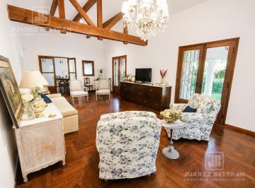 Casa · 281m² · 5 Ambientes · 2 Cocheras · Alquiler Excepcional Casa en Uno de Los Mejores Lugares del Gol de Villa Allende