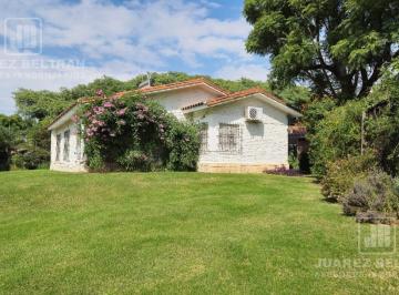 Casa · 281m² · 5 Ambientes · 2 Cocheras · Alquiler Excepcional Casa en Uno de Los Mejores Lugares del Gol de Villa Allende