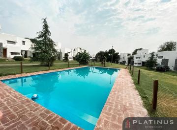Casa · 85m² · 3 Ambientes · 2 Cocheras · Duplex en Alquiler de 2 Dorm. - Housing Cerrado con Amenities, Villa Allende