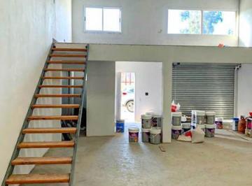 Bodega-Galpón · 134m² · Financiación 50% Galpón Depósito en Venta con Acceso Vehicular en Parque Industrial Polo 21 Merlo
