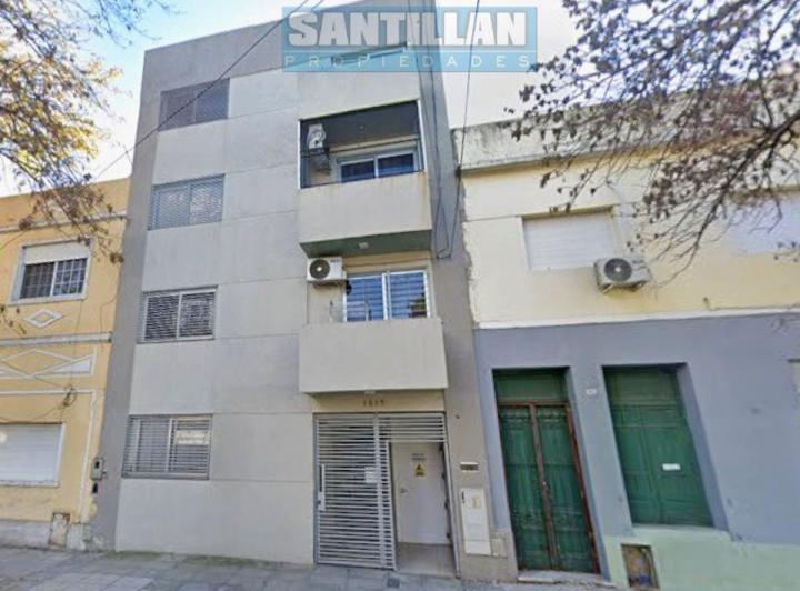 Amplio Monoambiente con Patio en Planta Baja. C. A. b. A. (Santa Rita)