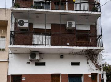 PH · 79m² · 4 Ambientes · PH con Local o Consultorio Al Frente Vivienda / Entrada Independiente.