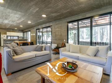 Casa · 200m² · 4 Ambientes · 1 Cochera · Casa en Venta en Costa Esmeralda