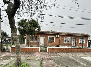 Casa · 430m² · 6 Ambientes · Venta de Dos Casas en un Padrón en Paso de Las Duranas, Montevideo