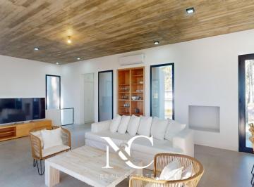 Casa · 201m² · 5 Ambientes · Casa en Venta en Costa Esmeralda 4 Dorm. Deportiva II