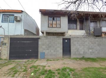 Casa · 198m² · 4 Ambientes · 2 Cocheras · Venta Casa 5 Ambientes Multifamiliar Boulogne