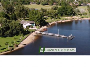 Casa · 141m² · 4 Ambientes · 2 Cocheras · Casa Venta en Club Nautico Escobar