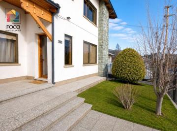 Casa de 6 ambientes, San Carlos de Bariloche · Casa Céntrica