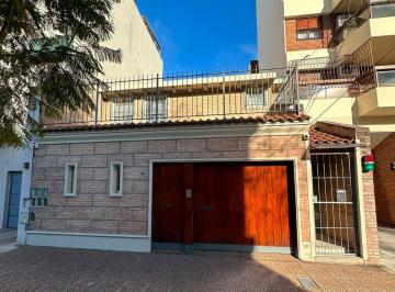 PH de 3 ambientes, Belgrano · Excelente PH de 3 Ambientes Al Contrafrente con Patio, Terraza y Quincho con Parrilla.