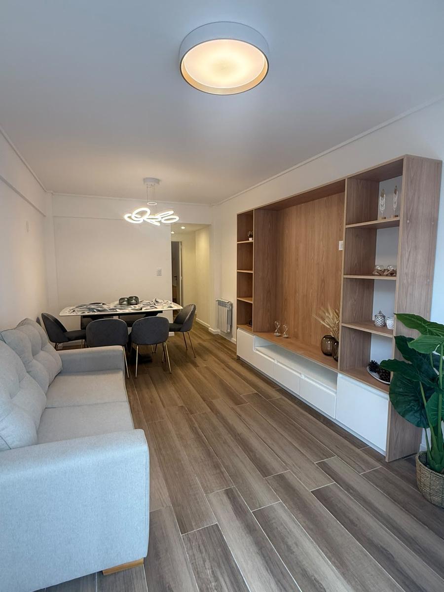 Depto 3 amb, 58m² con cochera y balcón — Centro